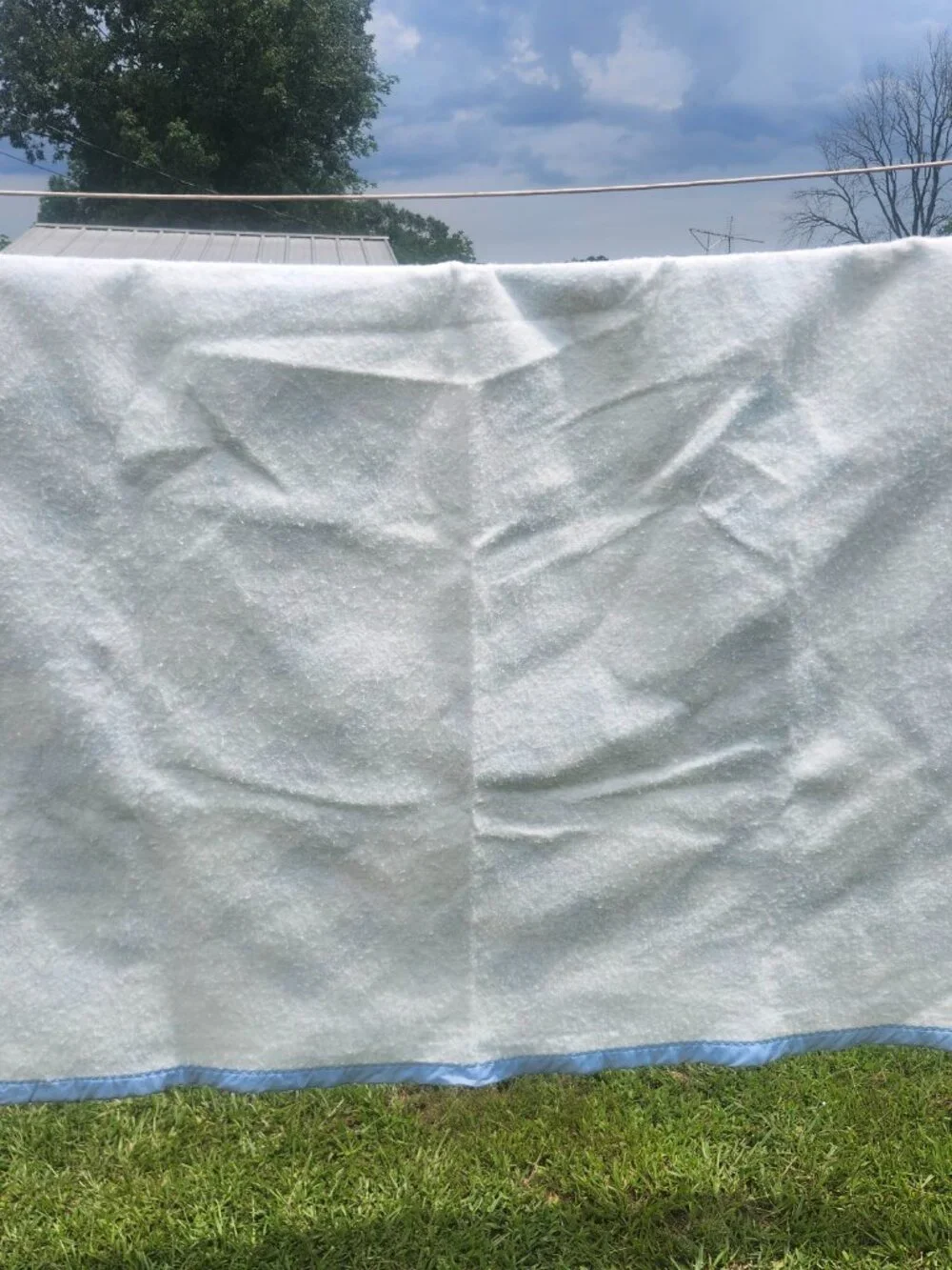 twin/full blanket measures 89x 72 inches